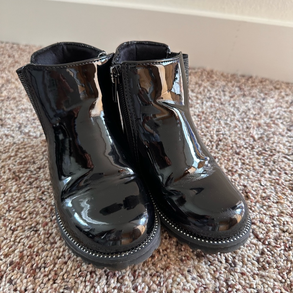 Mix No. 6 Black Boots Sleek and Stylish